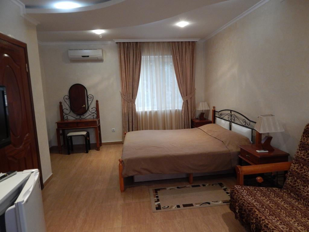 Delfin Hotel Koblevo Ngoại thất bức ảnh
