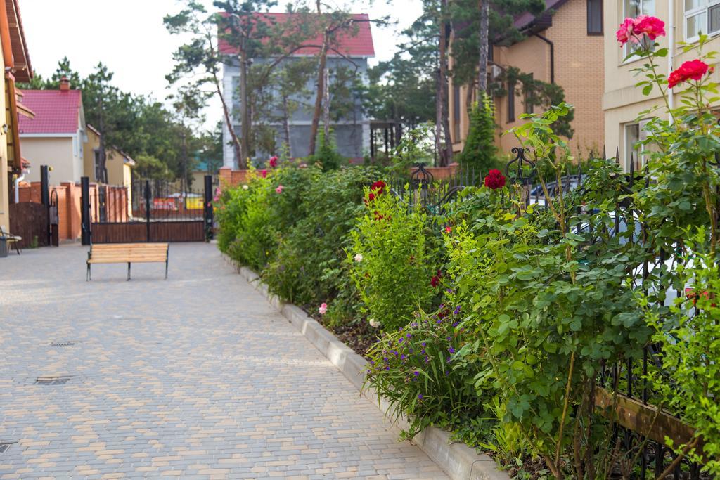 Delfin Hotel Koblevo Ngoại thất bức ảnh
