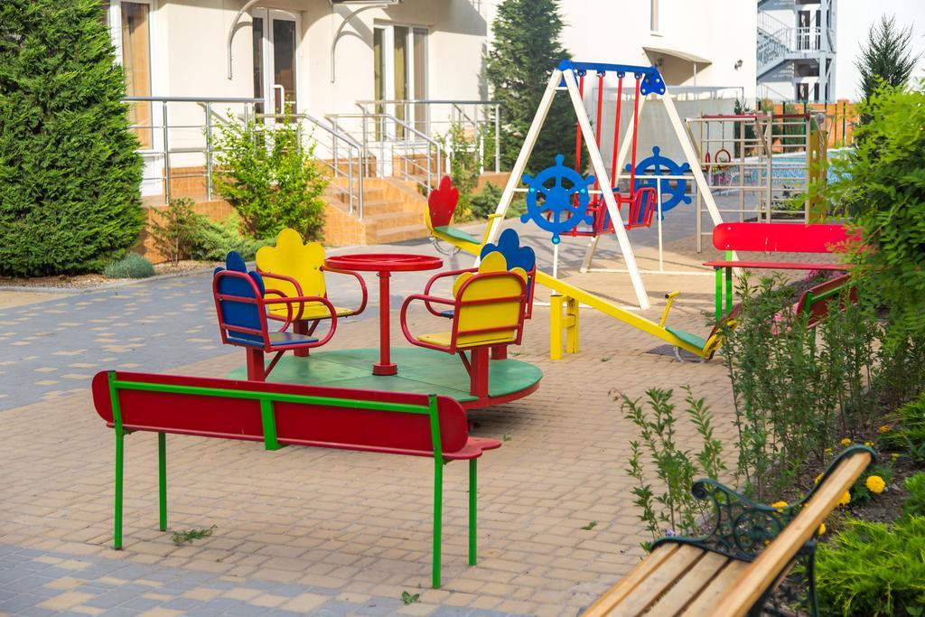 Delfin Hotel Koblevo Ngoại thất bức ảnh