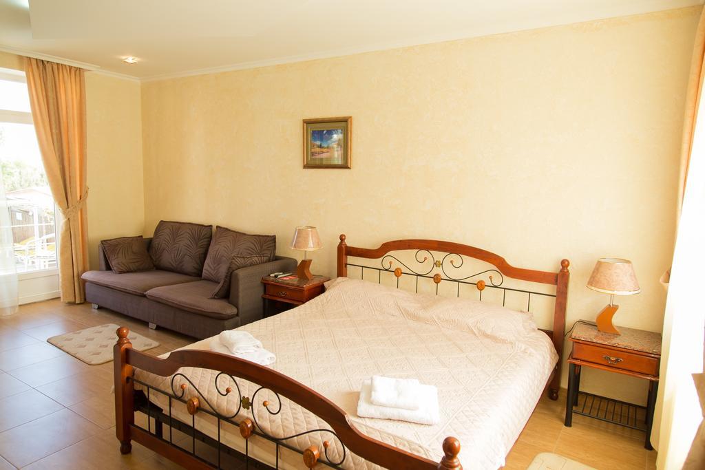 Delfin Hotel Koblevo Ngoại thất bức ảnh
